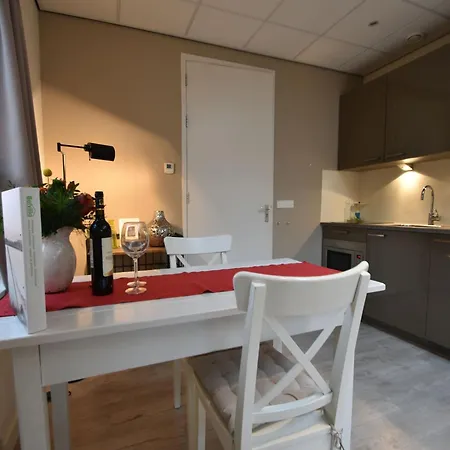 アパート Alluring In With Terrace, Garden And Bbq