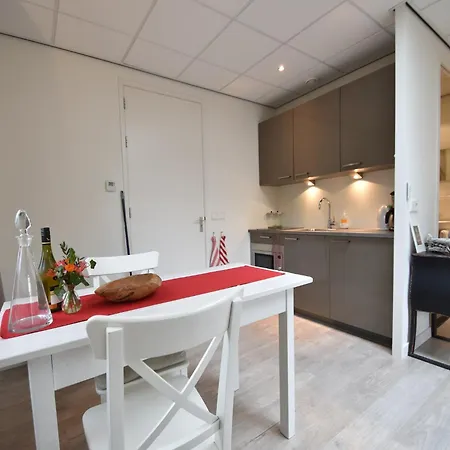 Alluring In With Terrace, Garden And Bbq Апартаменты