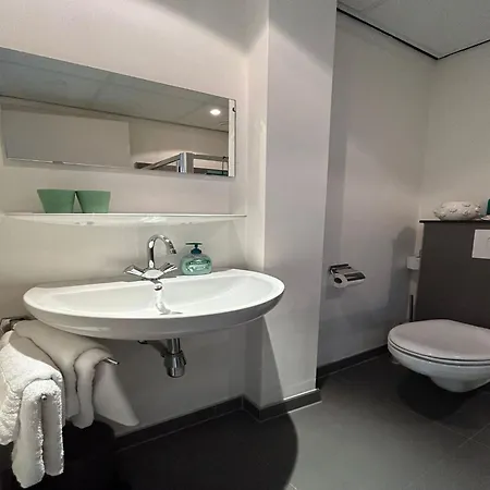 アパート Alluring In With Terrace, Garden And Bbq *